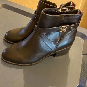 Ankle boots 7.5